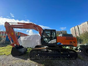 Экскаватор среднего класса Hitachi ZX300-5A